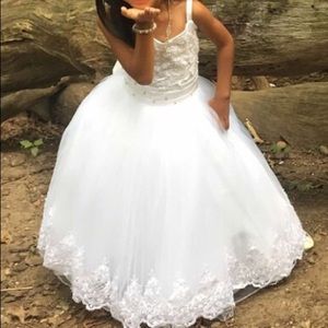 White dress (wedding)